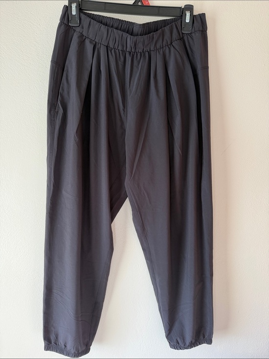 lululemon athletica Pants - Lululemon women’s Jogger
Size 8
Color:black